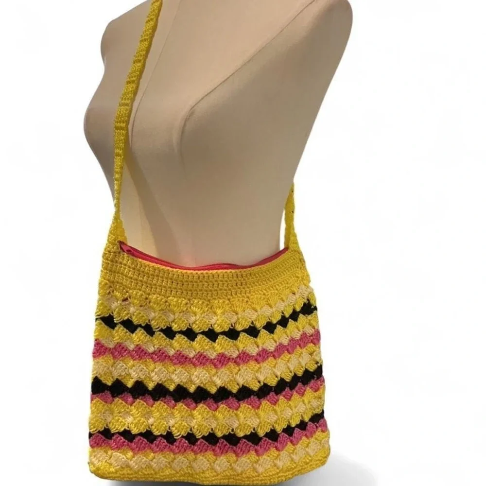 Unbranded‎ Crochet Crossbody Bag Womens Medium Yellow Pink Excellent Boho Shell